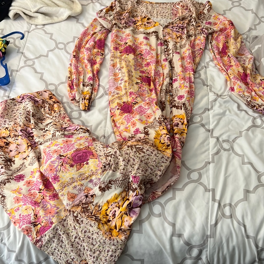 Free people dress gorgeous button down dress, long flown with train size sm